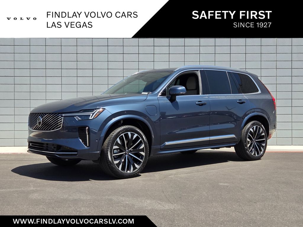 2026 Volvo XC90 Plus's photo