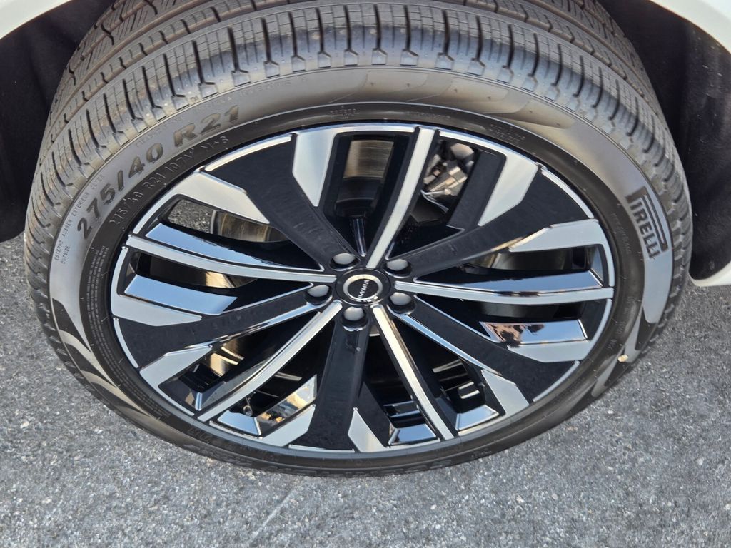 2026 Volvo XC90 Plus - Photo 10