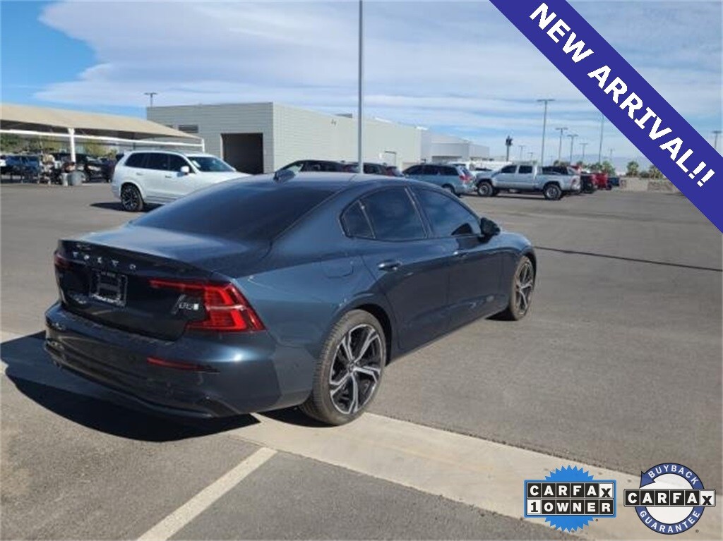 2023 Volvo S60 B5 Plus photo 2