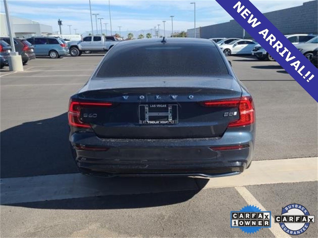 2023 Volvo S60 B5 Plus photo 4