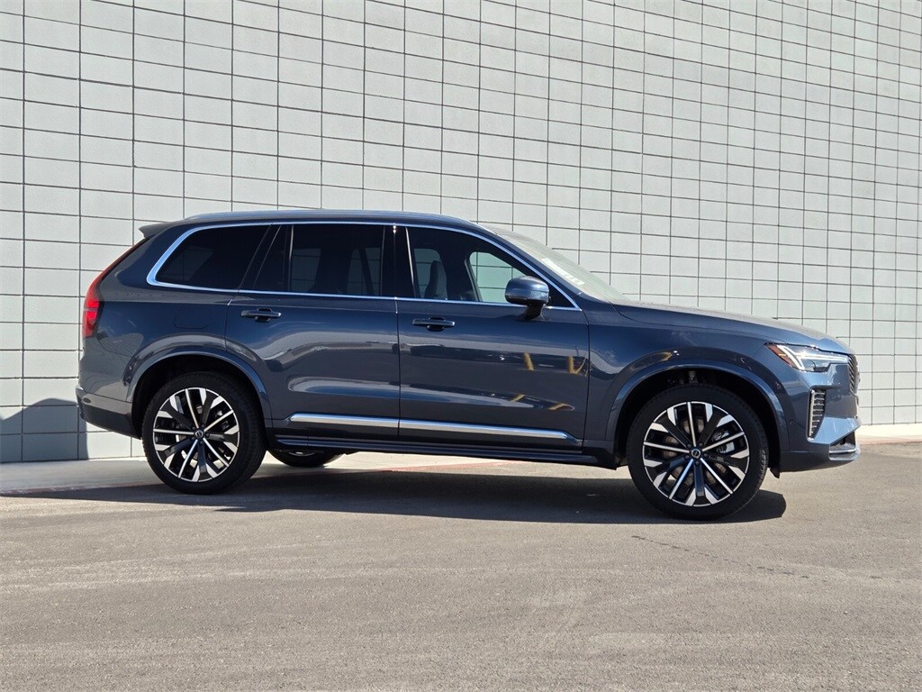2026 Volvo XC90 T8 Plus photo 3