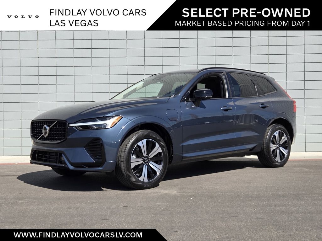 2024 Volvo XC60 T8 Core Dark Theme AWD's photo