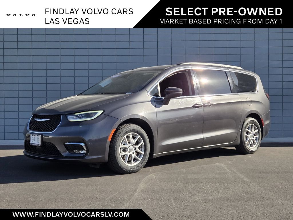2022 Chrysler Pacifica Touring L's photo