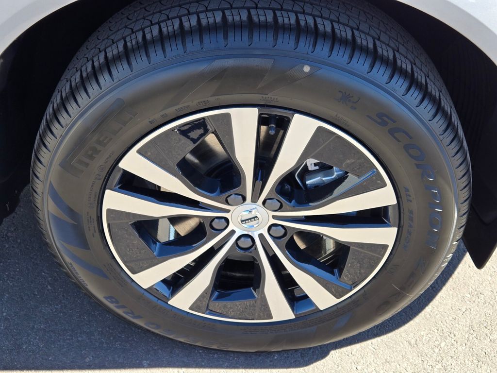 2025 Volvo XC60 Core - Photo 7