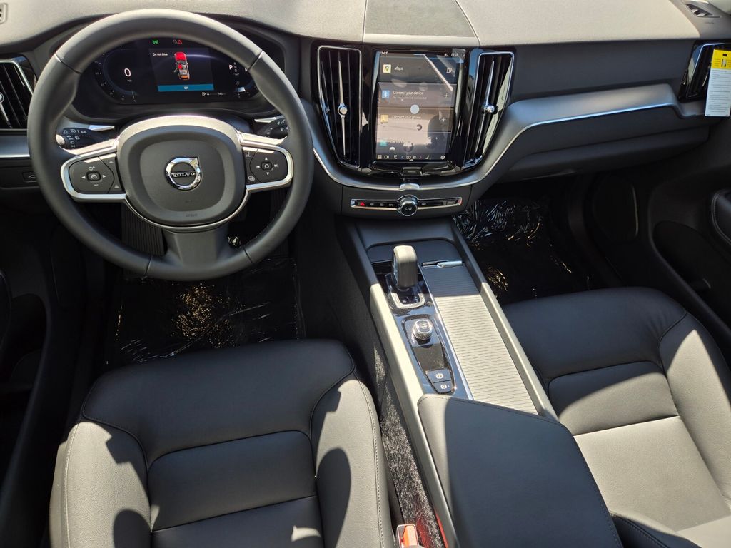 2025 Volvo XC60 Core - Photo 14