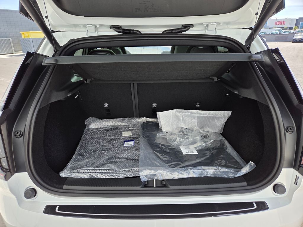 2026 Volvo EX30 Ultra - Photo 16