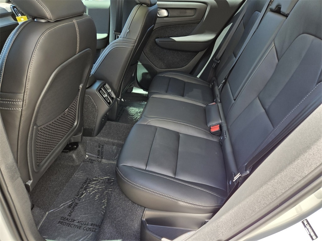 2025 Volvo XC40 Ultra - Photo 11