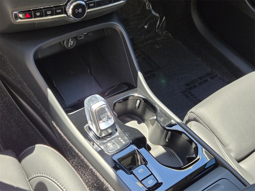 2025 Volvo XC40 Ultra - Photo 26