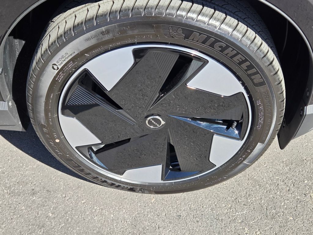 2026 Volvo EX30 Ultra - Photo 7
