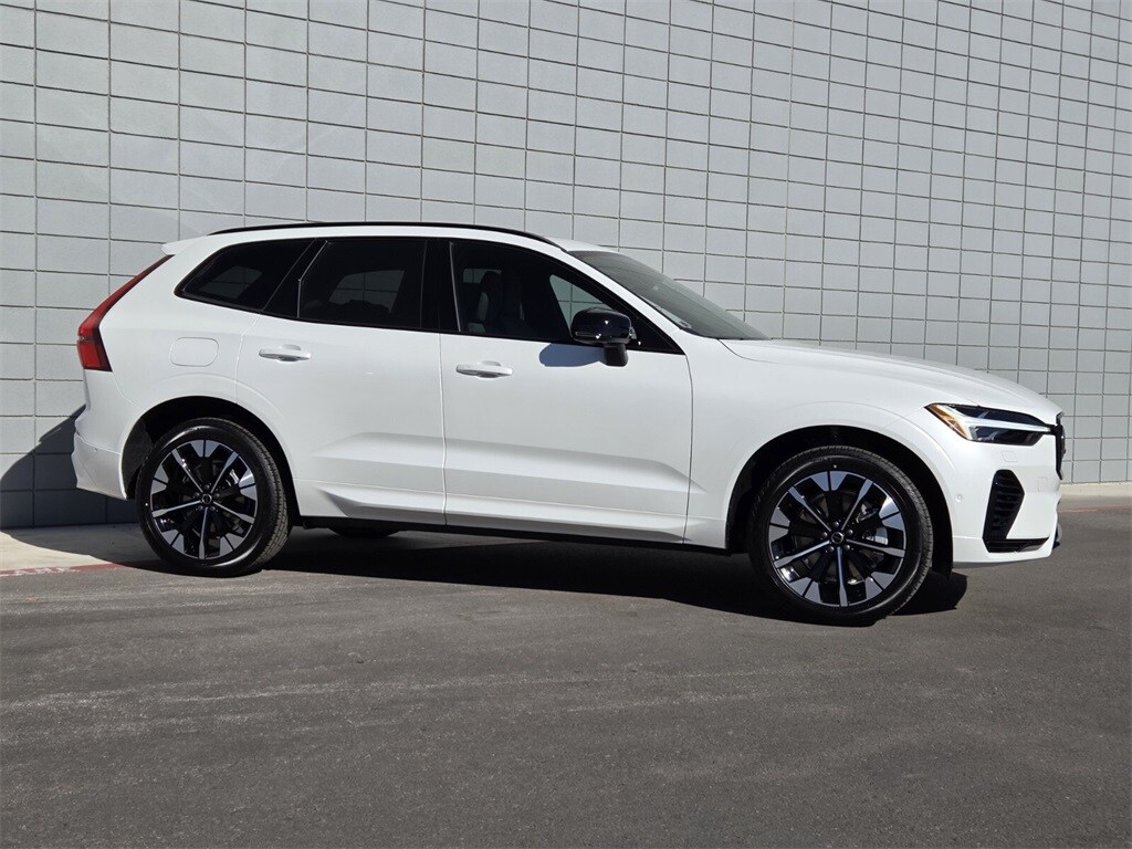 New 2026 Volvo XC60 plug-in hybrid T8 Plus SUV
