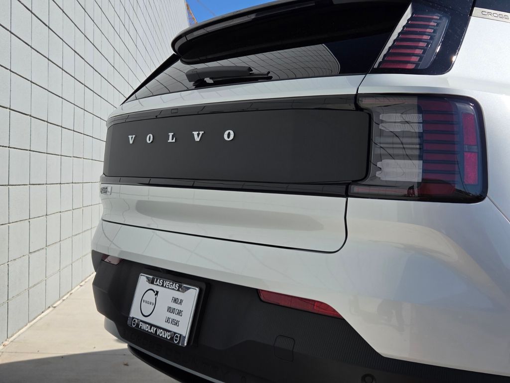 2026 Volvo EX30 Ultra - Photo 8