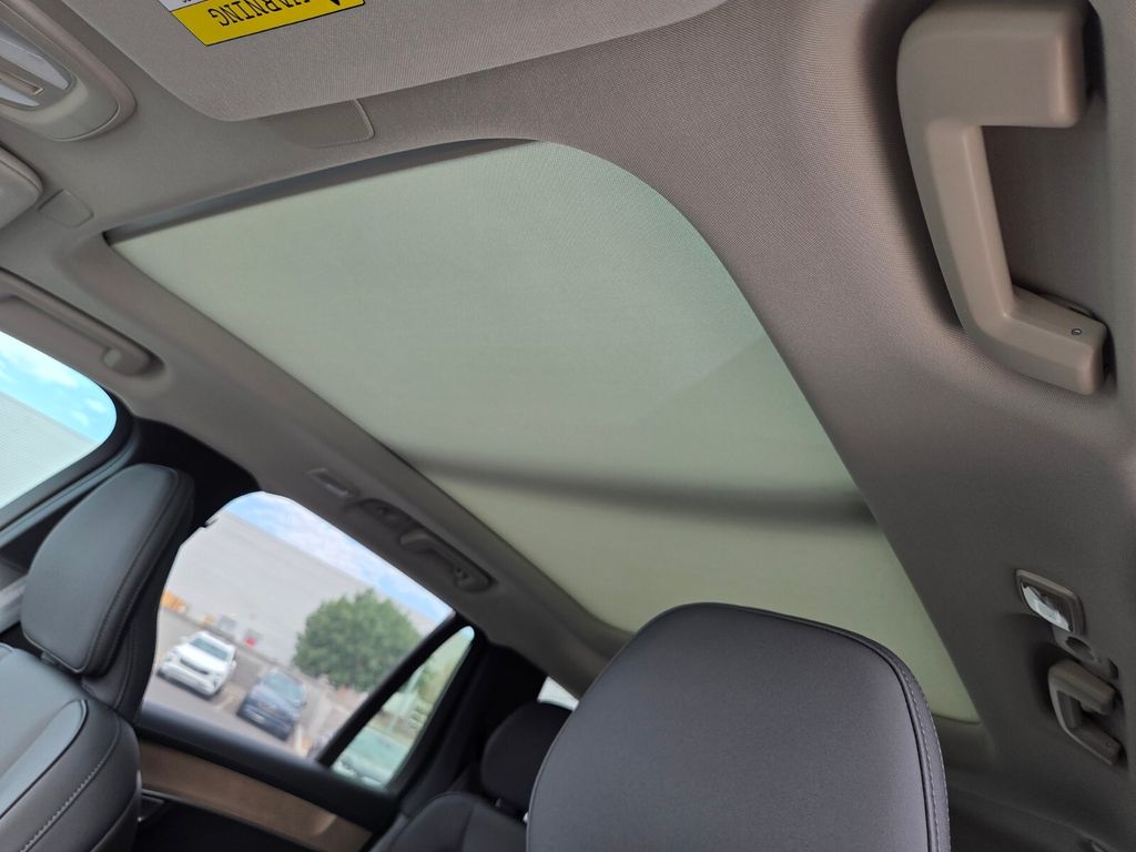2026 Volvo XC90 Plus - Photo 14