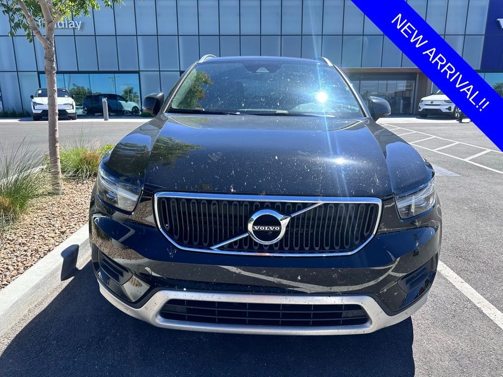 Used 2020 Volvo XC40 T4 Momentum SUV