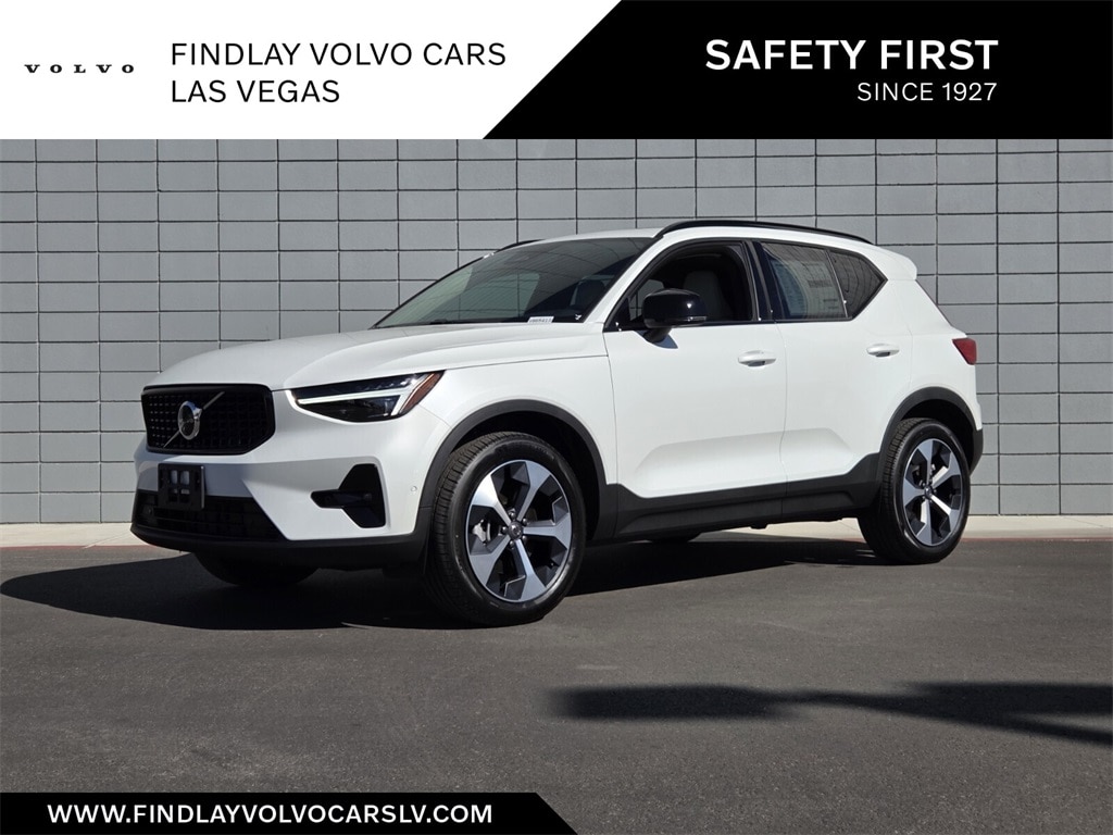 New 2026 Volvo XC40 B5 Plus SUV
