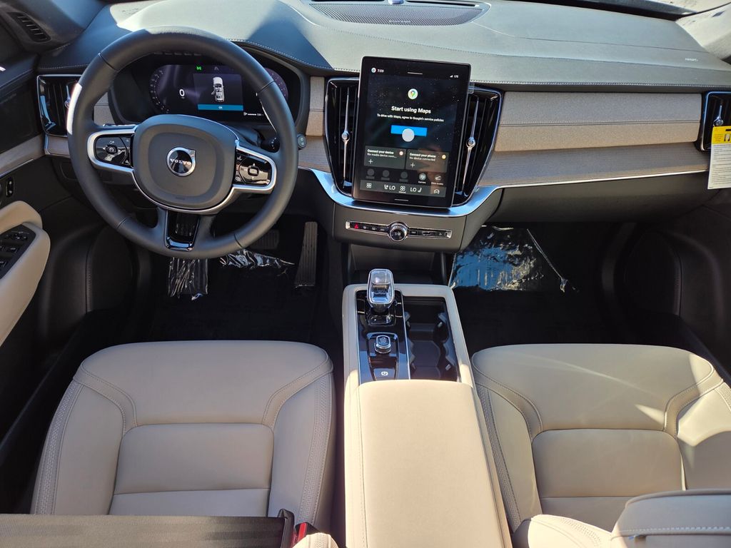 2026 Volvo XC90 Plus - Photo 17