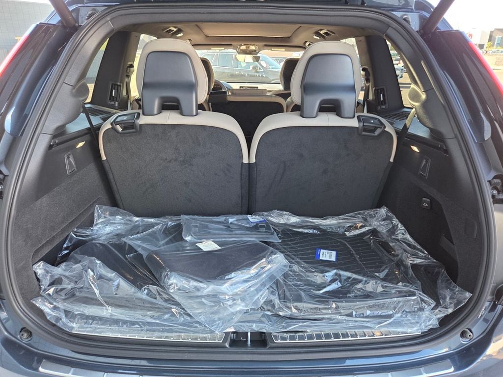 2026 Volvo XC90 Plus - Photo 20