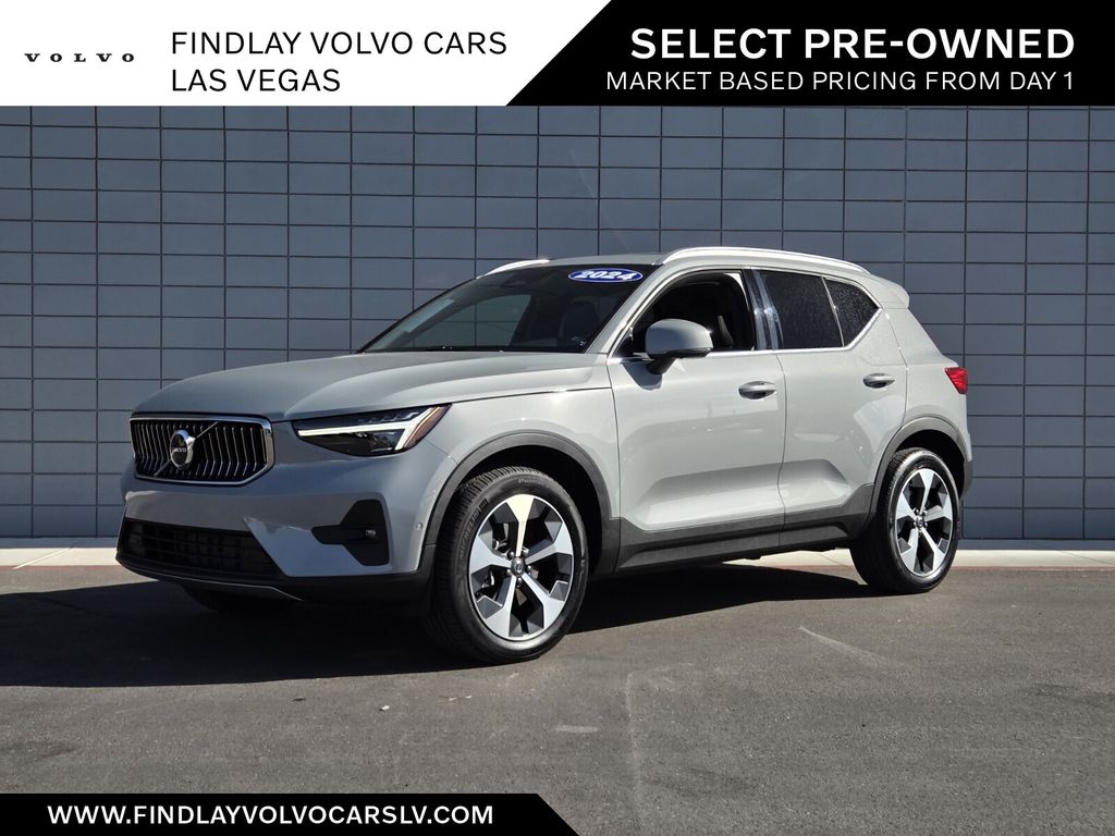 2024 Volvo XC40 B5 Plus Bright AWD's photo