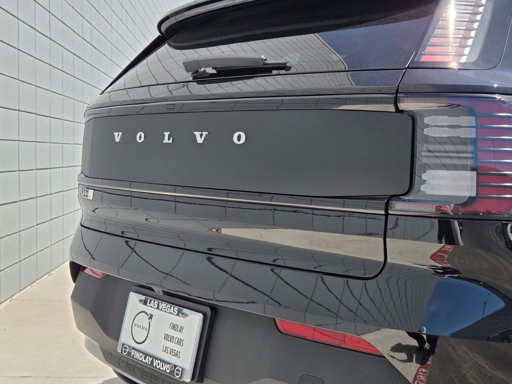 2026 Volvo EX30 Ultra - Photo 11
