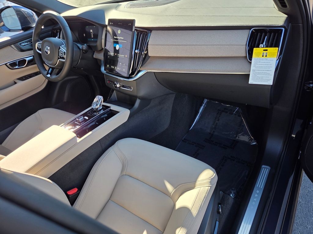 2026 Volvo XC90 Plus - Photo 23