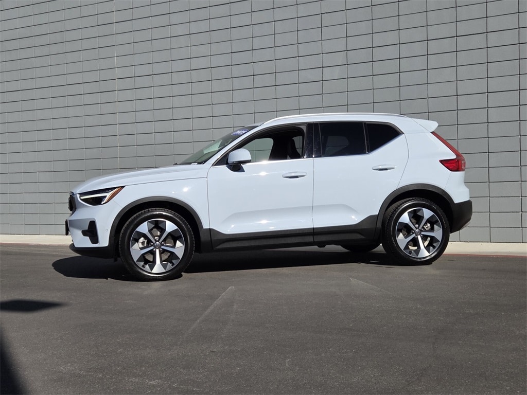 Certified 2025 Volvo XC40 B5 Plus Bright Theme SUV