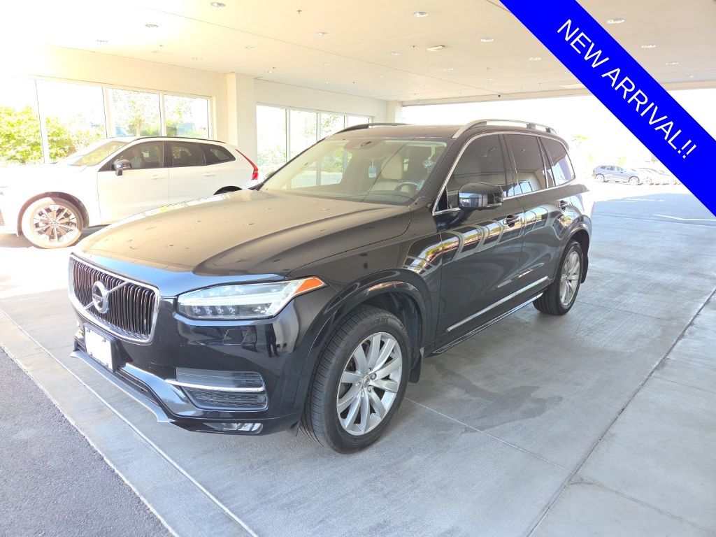 2016 Volvo XC90 Momentum