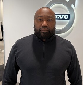 Staff member Demont Heggs from ID_2dddf1