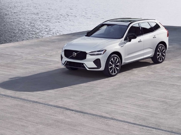 Compact SUV towing and cargo versatility.