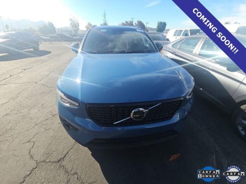 Certified 2025 Volvo XC40 B5 Plus Dark Theme SUV