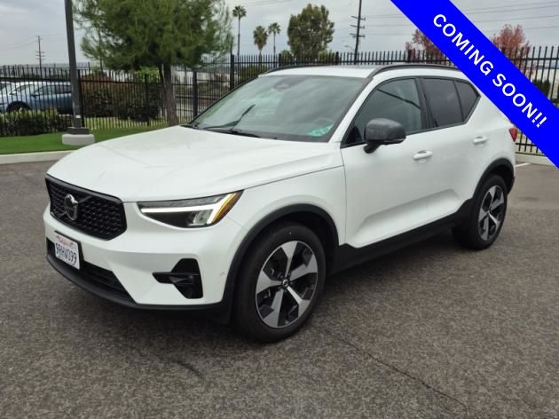 2025 Volvo XC40 Plus's photo