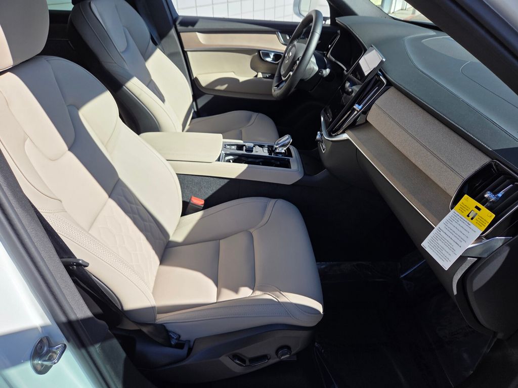 2026 Volvo XC90 Core - Photo 20