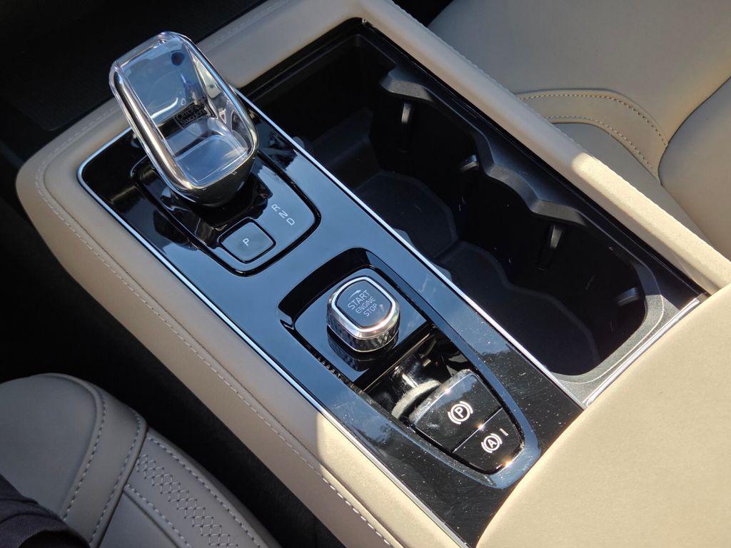 2026 Volvo XC90 Core - Photo 29