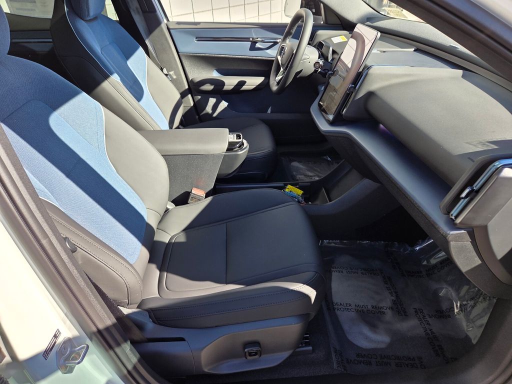 2026 Volvo EX30 Ultra - Photo 19