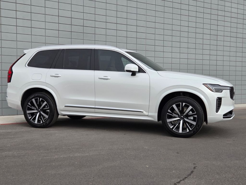 New 2026 Volvo XC90 B5 Core SUV