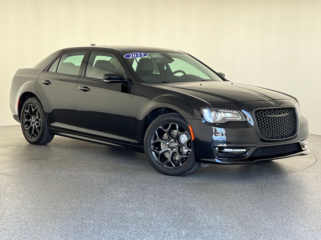 2023 Chrysler 300 Touring L AWD's photo