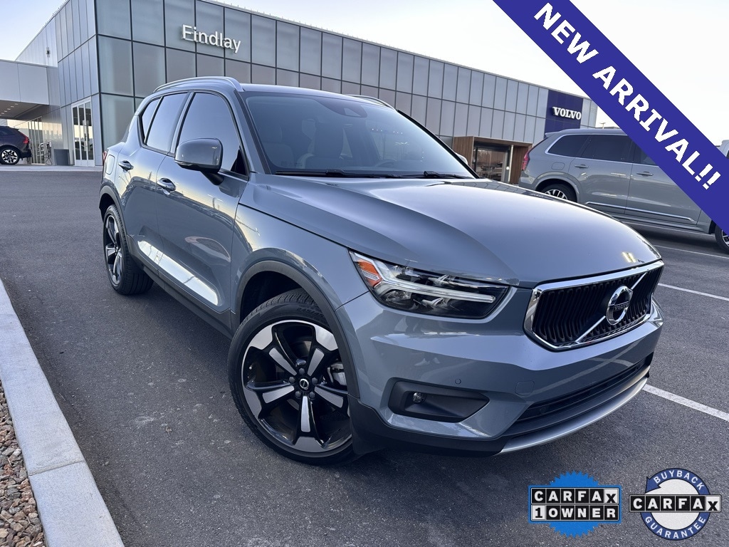 Used 2021 Volvo XC40 T4 Momentum SUV