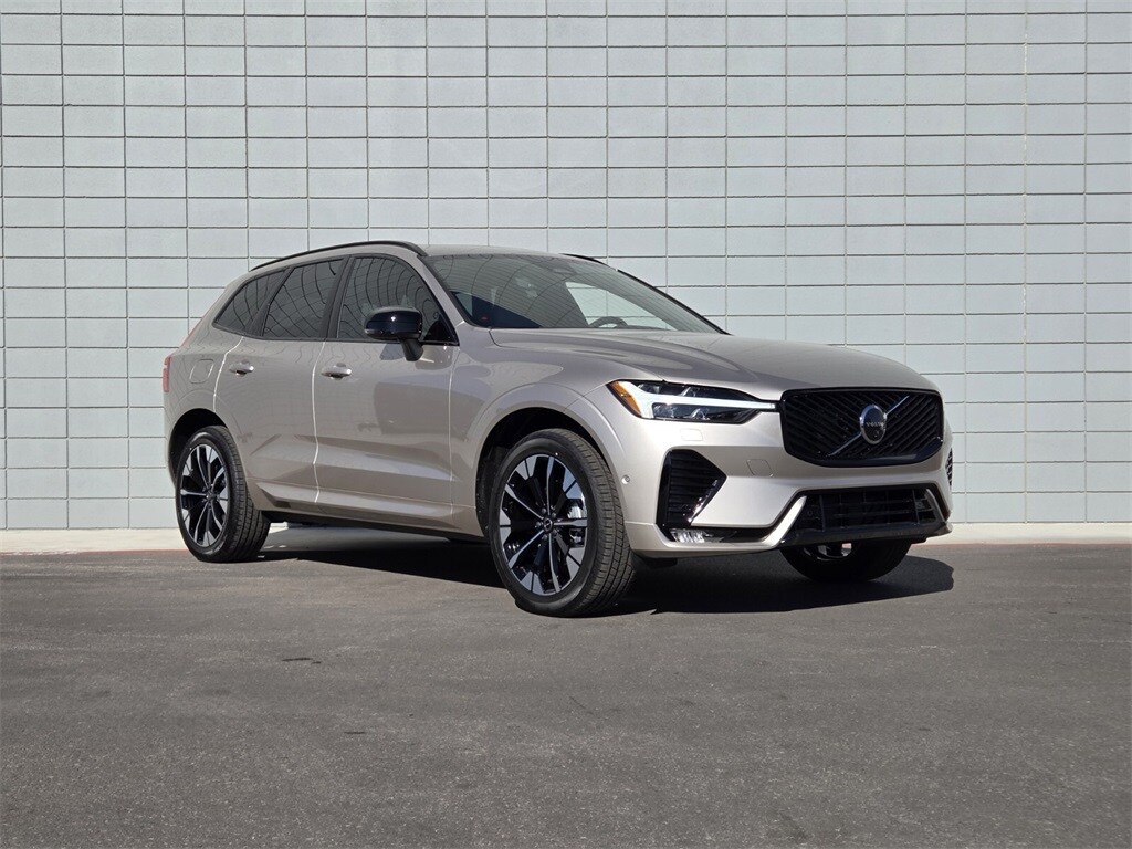 2026 Volvo XC60 B5 Plus photo 2