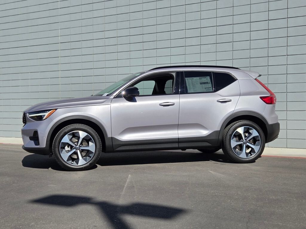 New 2026 Volvo XC40 B4 Plus SUV