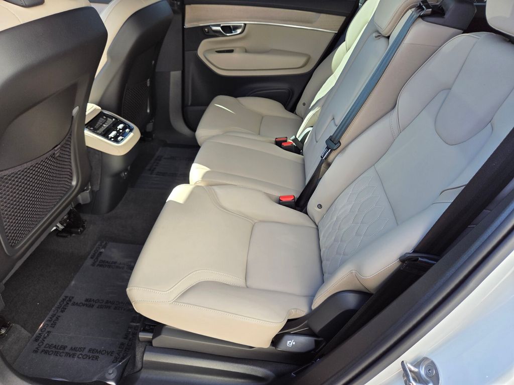 2026 Volvo XC90 Core - Photo 13