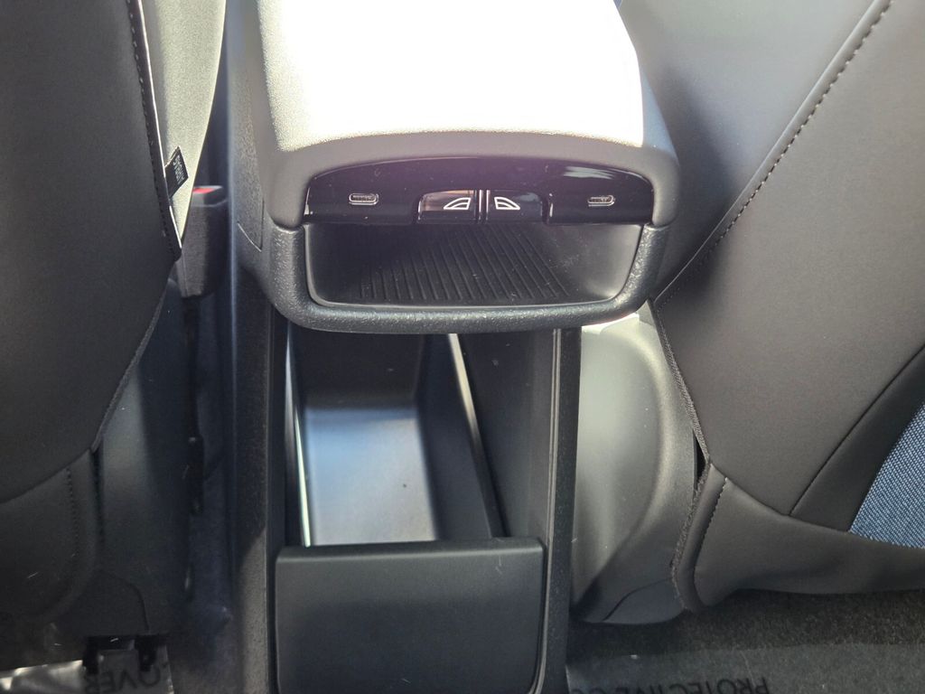 2026 Volvo EX30 Ultra - Photo 13