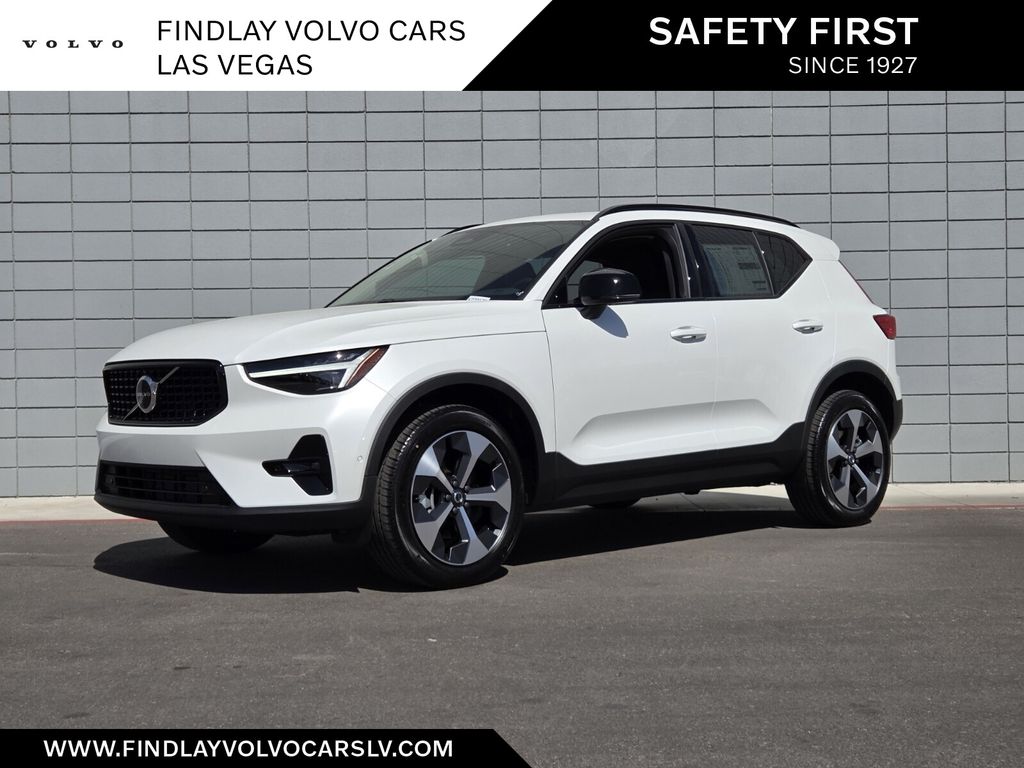 2026 Volvo XC40 SUV 