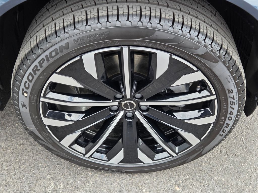 2026 Volvo XC90 Plus - Photo 9