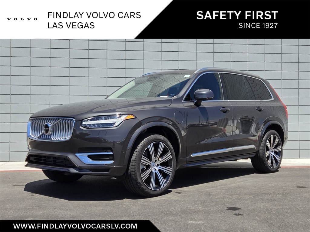 2025 Volvo XC90 plug-in hybrid SUV 