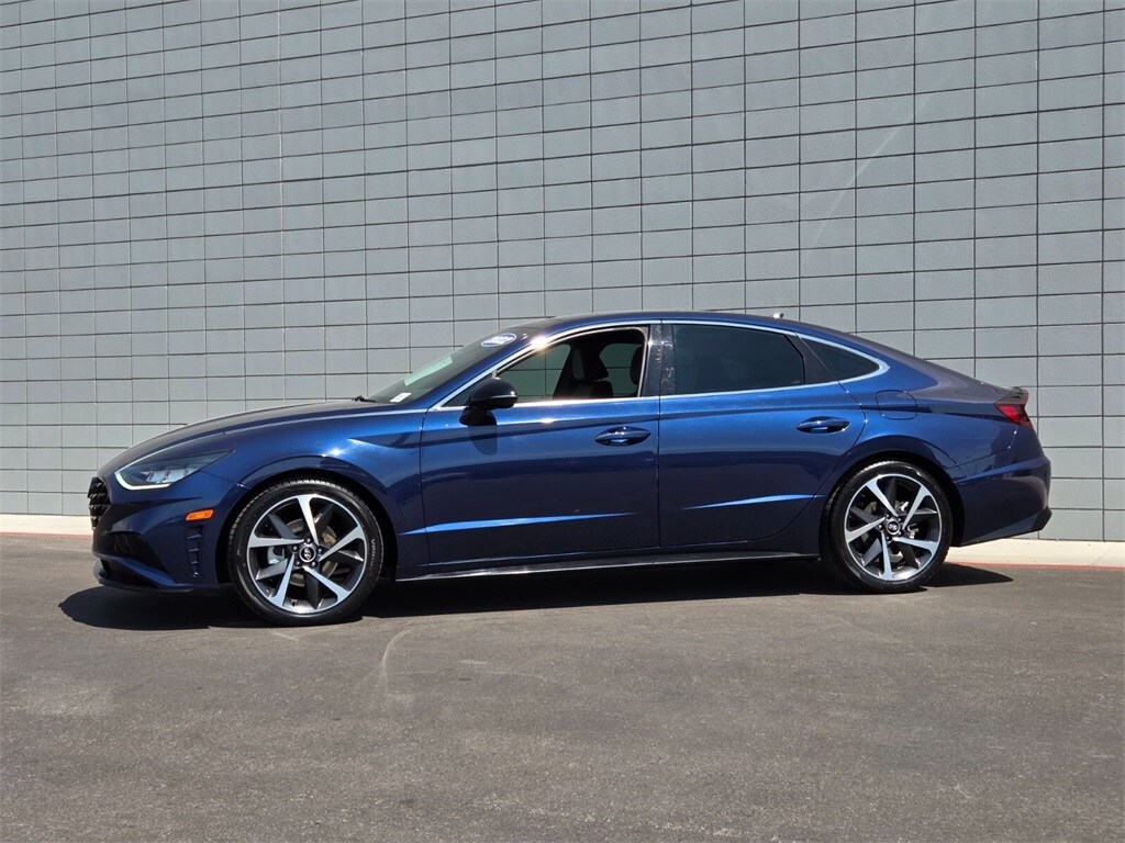 2022 Hyundai Sonata SEL Plus photo 2