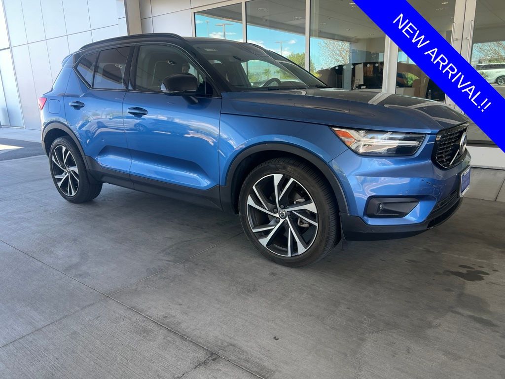2021 Volvo XC40