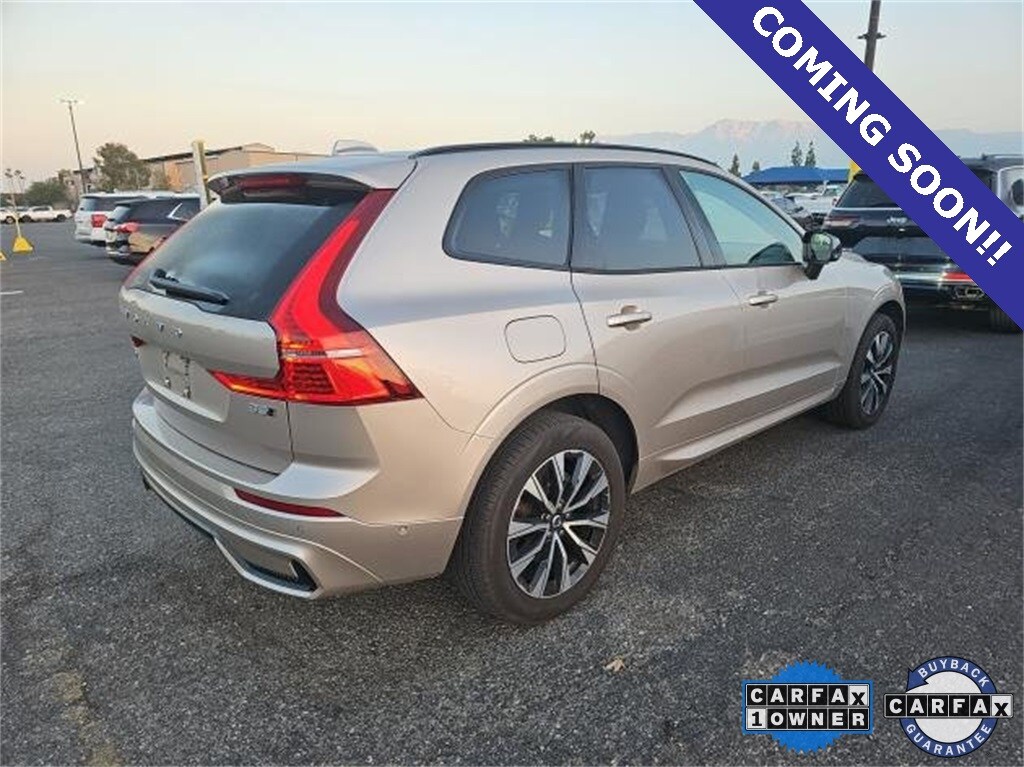 2025 Volvo XC60 B5 Plus photo 4