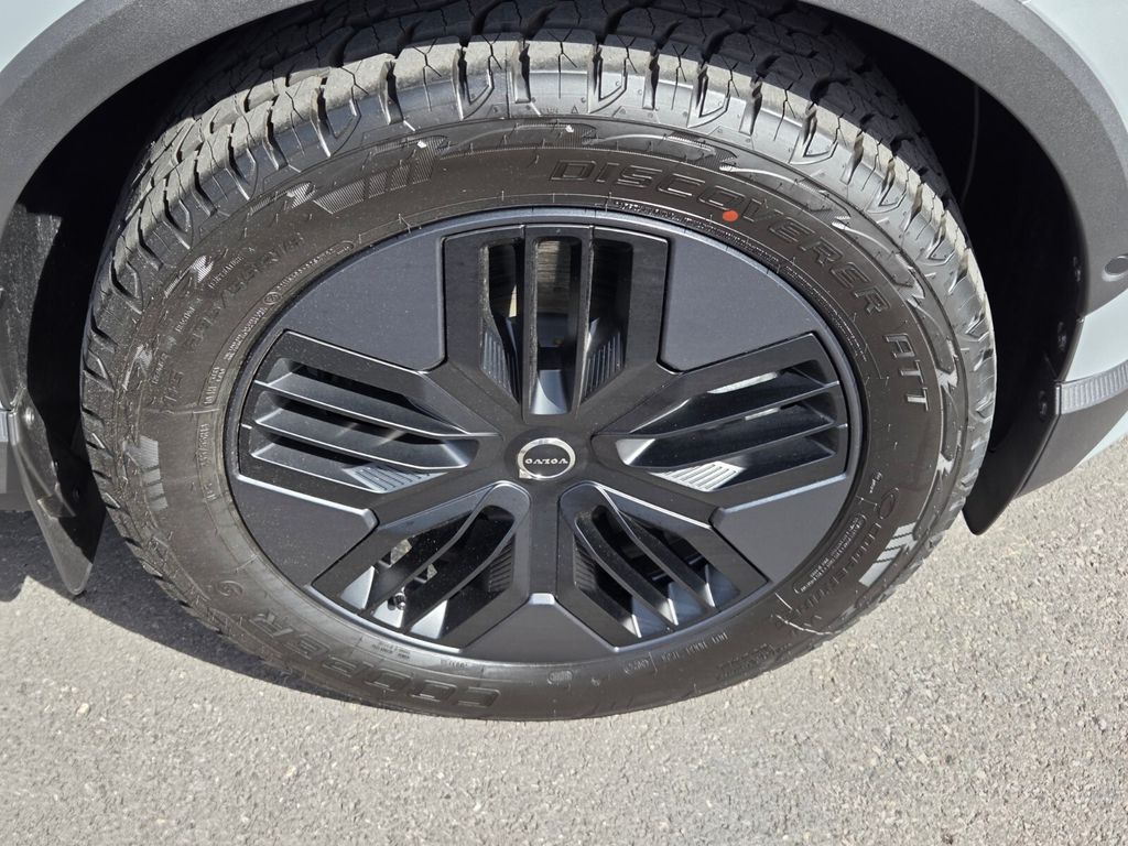 2026 Volvo EX30 Ultra - Photo 7
