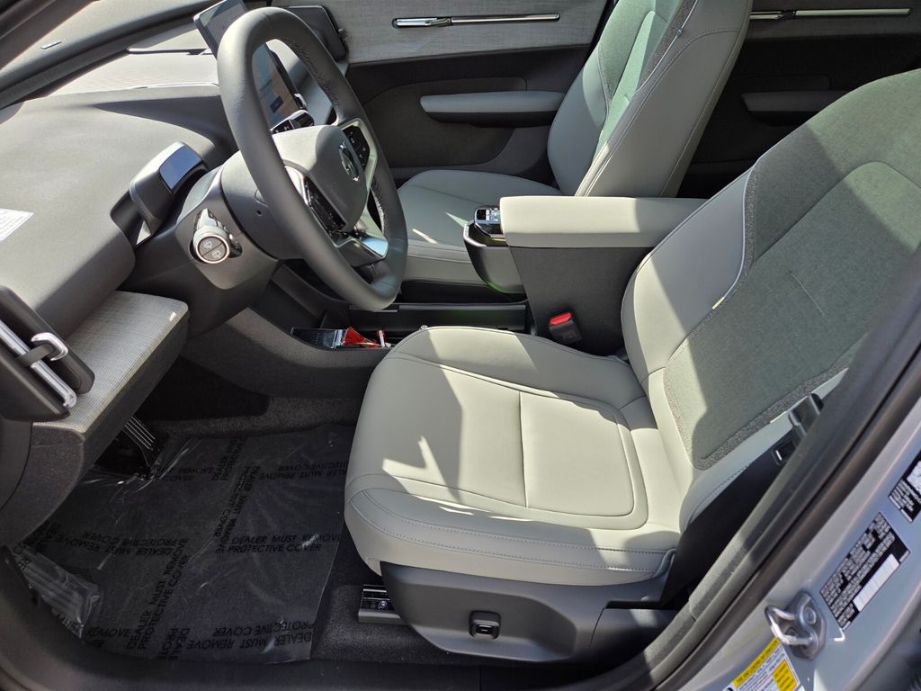 2026 Volvo EX30 Ultra - Photo 9