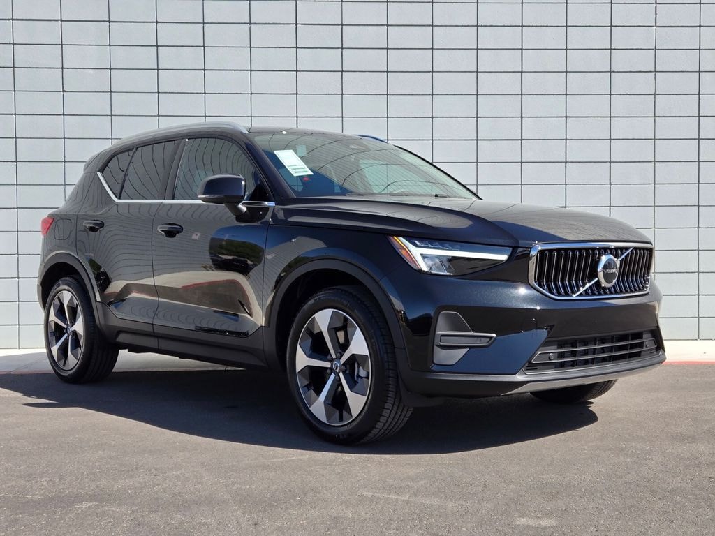 New 2025 Volvo XC40 B5 Core Bright Theme SUV
