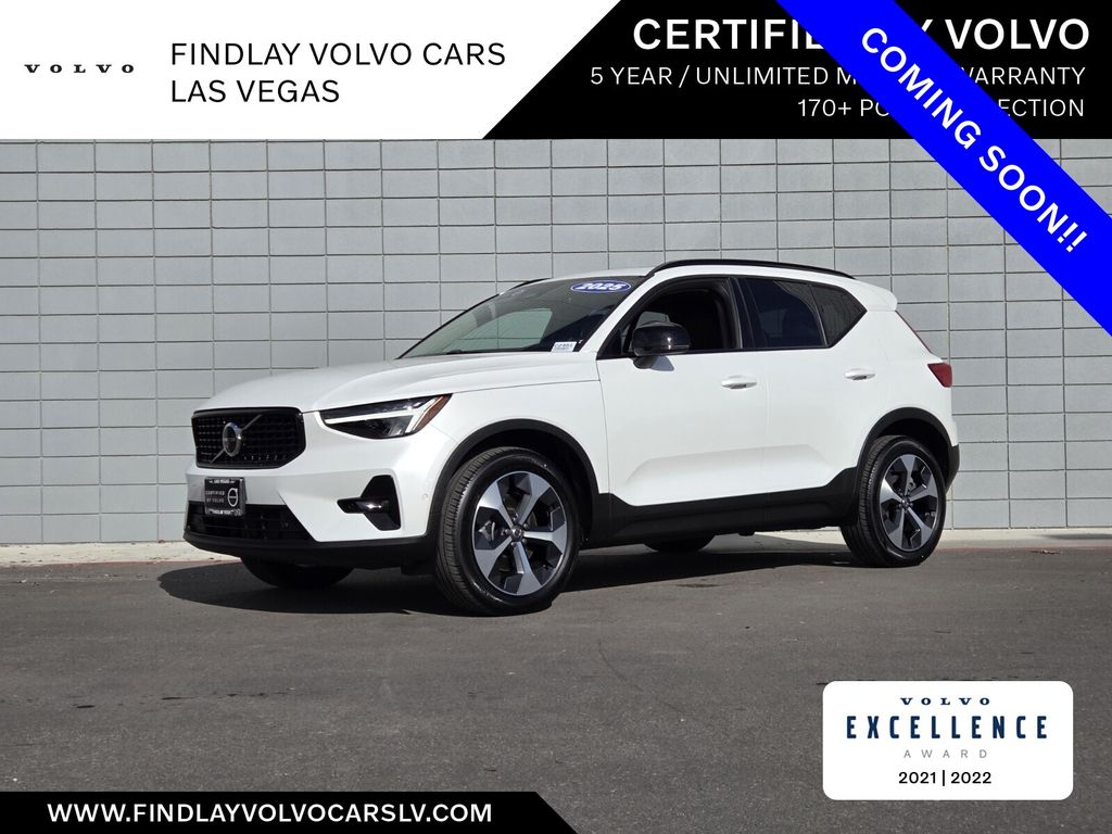 2025 Volvo XC40 Plus's photo