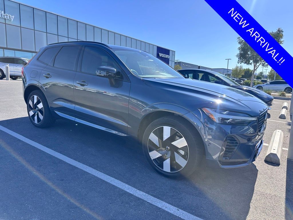 2025 Volvo XC60 T8 Plus Dark AWD's photo